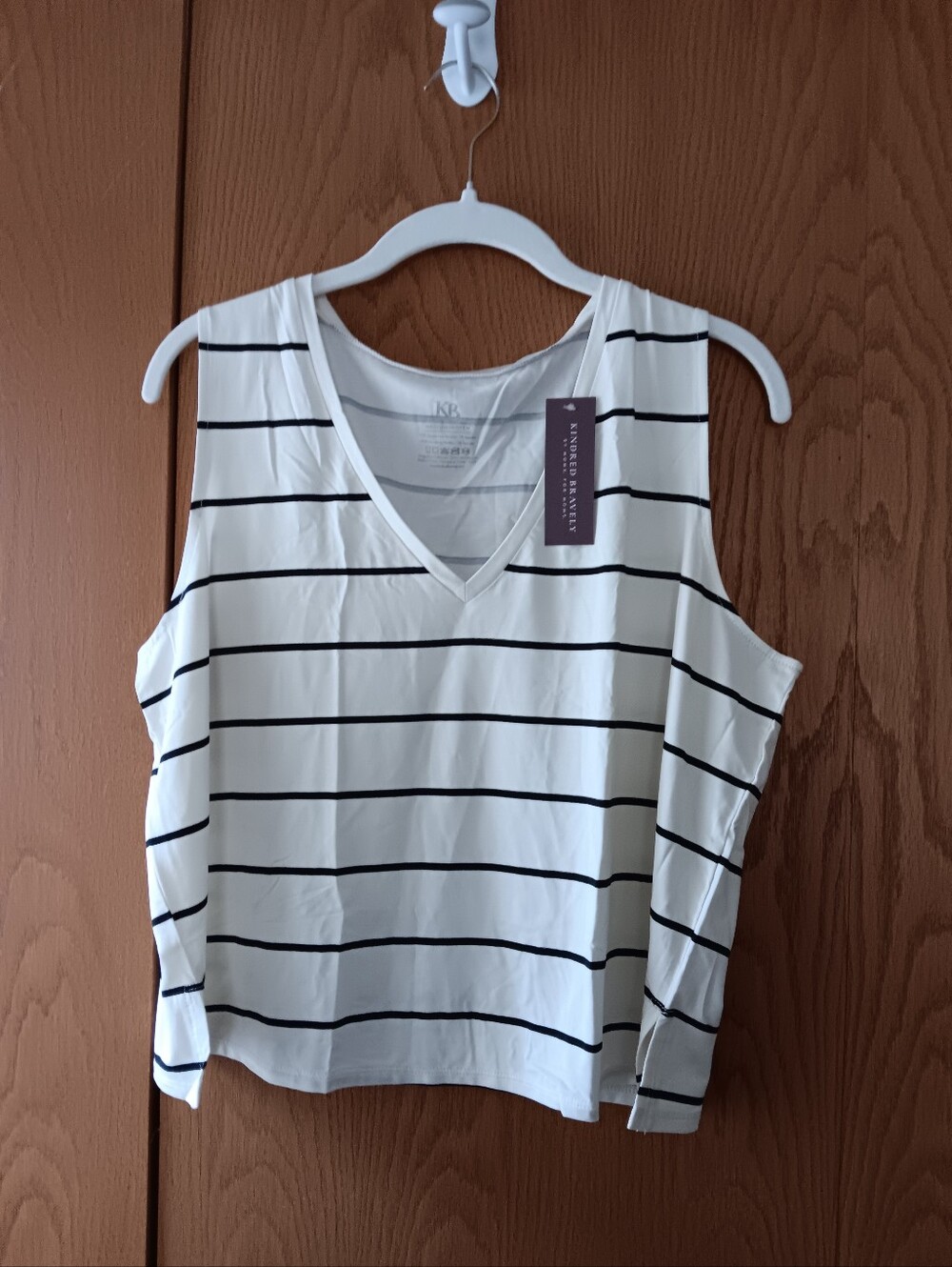 Aria Bamboo Cropped V-Neck Tank